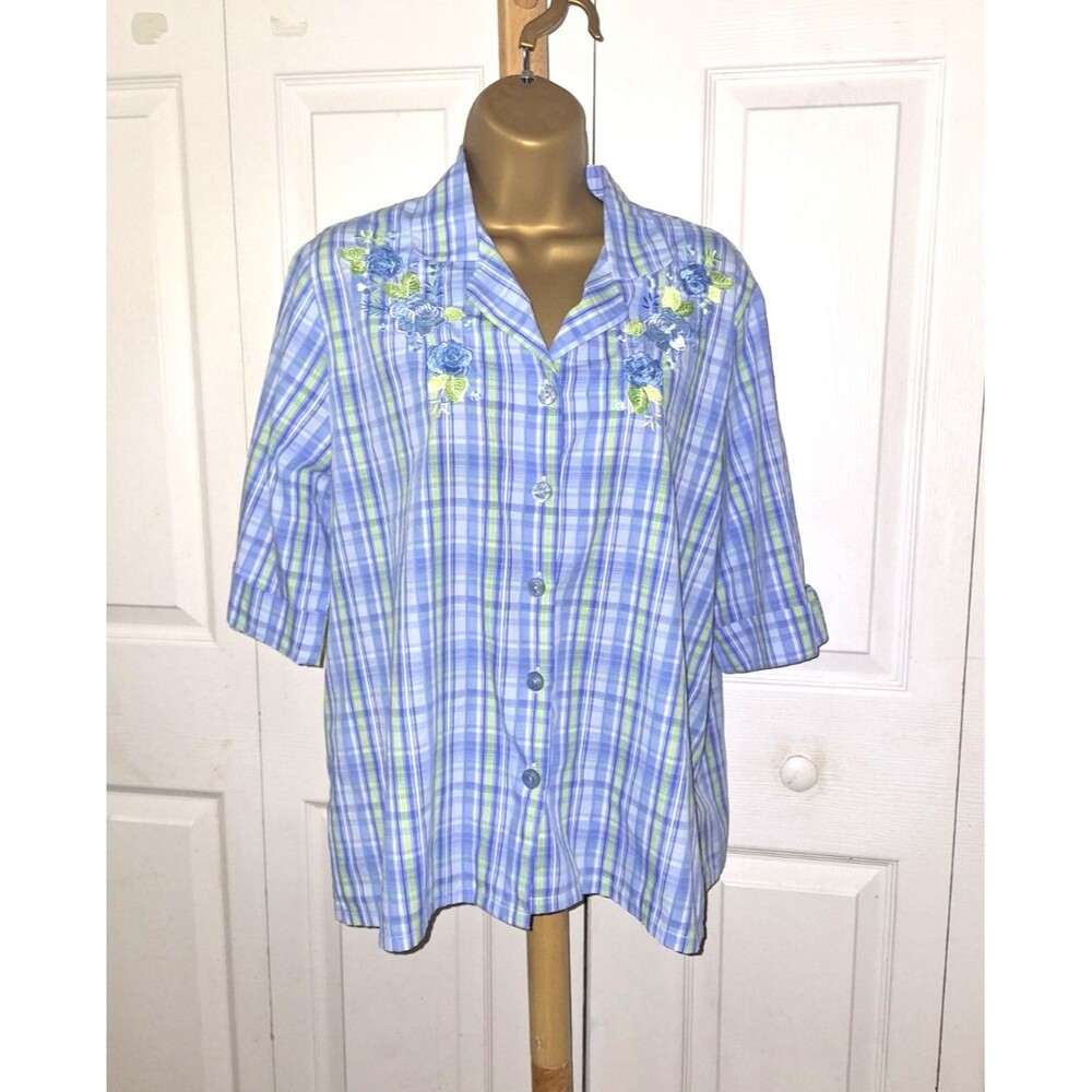 Bon Worth Blue Plaid Embroidered Button Camp Shirt Womens M Short Sleeve Cottage